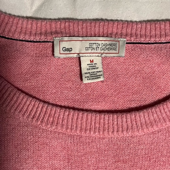 GAP Sweater - Picture 2 of 2